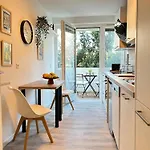 Modernes Designer-apartment Fuer 7 Gaeste - 80qm In Zentraler Lage, Self-check-in *
