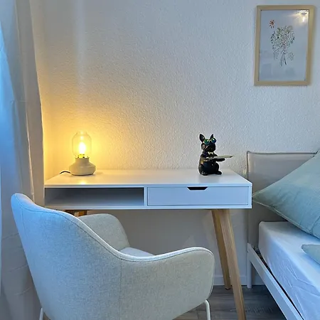 Modernes Designer-apartment Fuer 7 Gaeste - 80qm In Zentraler Lage, Self-check-in كارلسروه