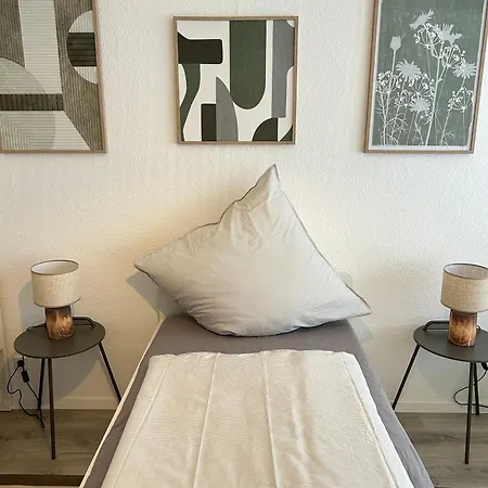 Modernes Designer-apartment Fuer 7 Gaeste - 80qm In Zentraler Lage, Self-check-in Apartment *