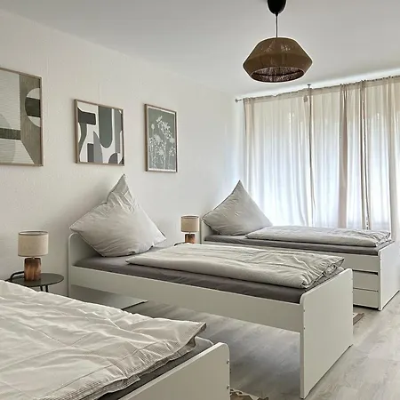 Apartament Modernes Designer-apartment Fuer 7 Gaeste - 80qm In Zentraler Lage, Self-check-in Karlsruhe