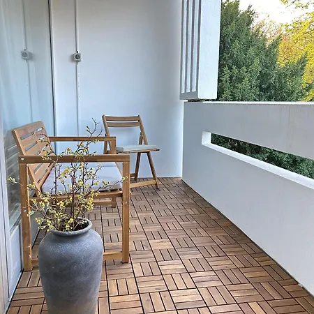 Modernes Designer-apartment Fuer 7 Gaeste - 80qm In Zentraler Lage, Self-check-in Apartment